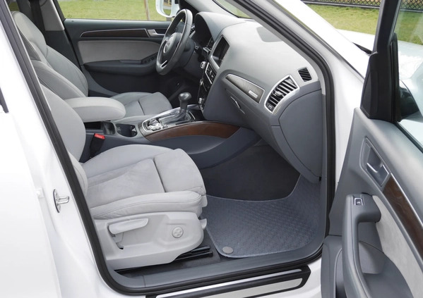 Audi Q5 cena 99000 przebieg: 144000, rok produkcji 2016 z Przedbórz małe 352